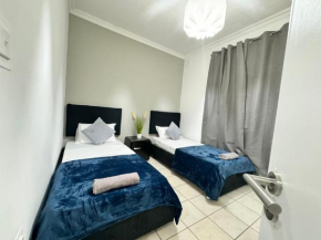 Charming and spacious apartment near the sea